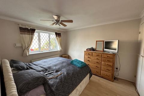 15 Ingleside, Colnbrook, Slough, SL3 0PD
