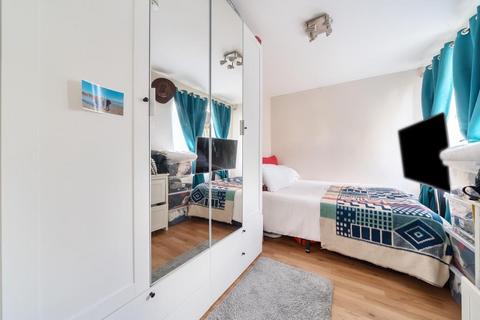 1 bedroom maisonette for sale, Basingstoke,  Hampshire,  RG24