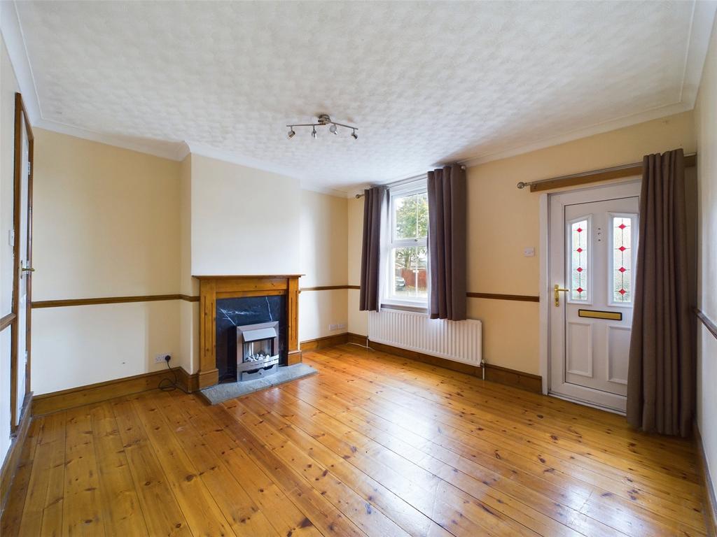 Bath Road, Worcester, Worcestershire, WR5 3 bed terraced house £240,000