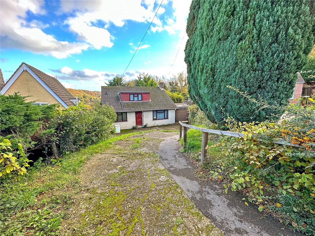 Oakhurst Close, Walderslade, Kent, ME5 3 bed detached house for sale
