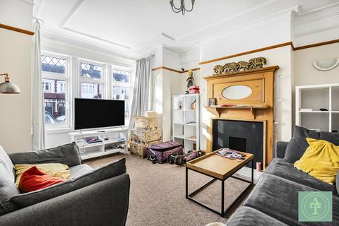 4 bedroom end of terrace house for sale, Farm Road, N21