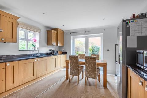 10 Haden Square, Reading, RG1 6FA