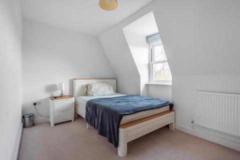 10 Haden Square, Reading, RG1 6FA