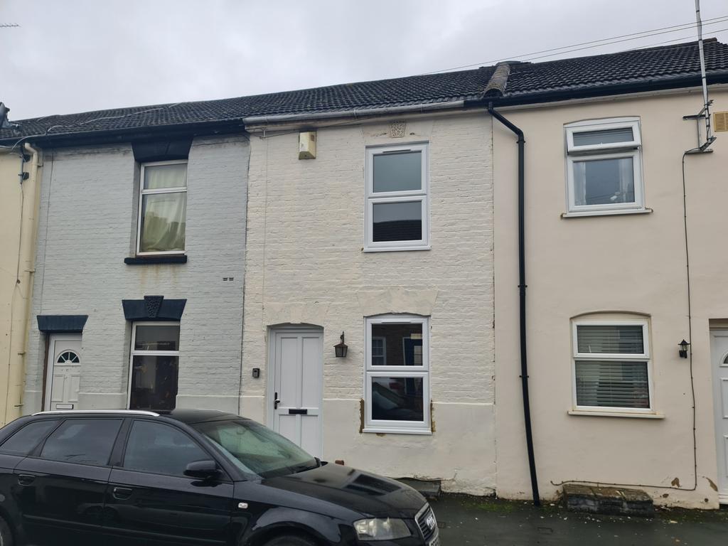 fox-street-gillingham-me7-2-bed-terraced-house-1-200-pcm-277-pw