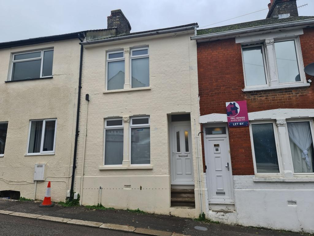 hilda-road-chatham-me4-2-bed-terraced-house-1-100-pcm-254-pw