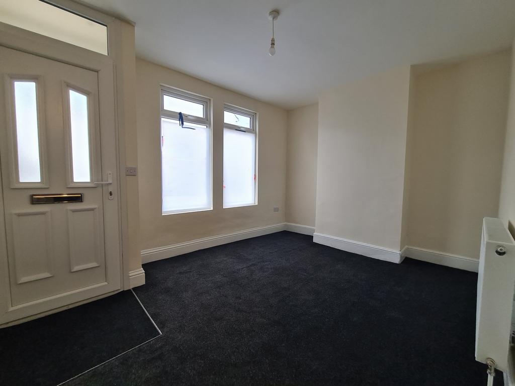 hilda-road-chatham-me4-2-bed-terraced-house-1-100-pcm-254-pw