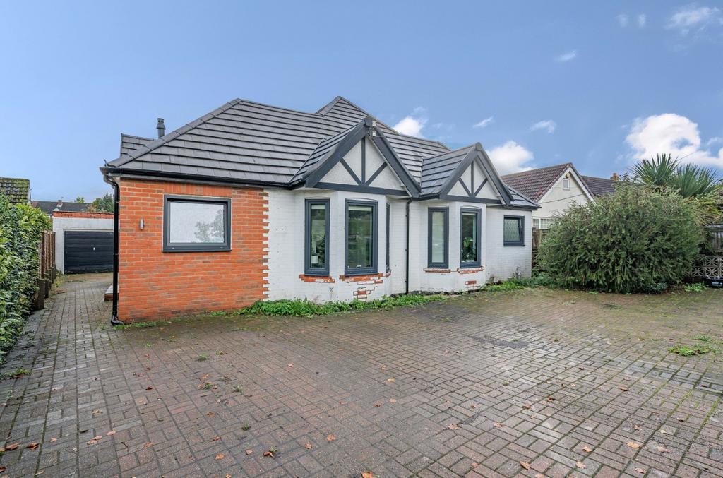 Leigh Road, Chandler's Ford, Eastleigh, SO53 3 bed bungalow for sale