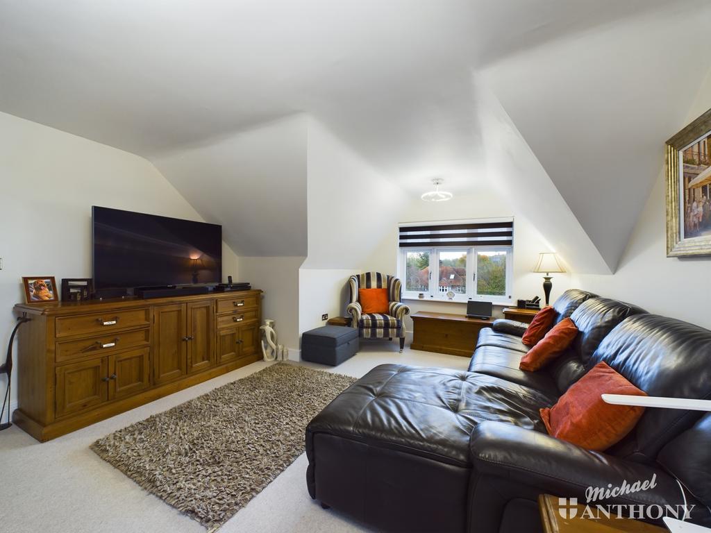 Mistletoe Lodge, Lionel Avenue, Wendover, Aylesbury, Buckinghamshire 2