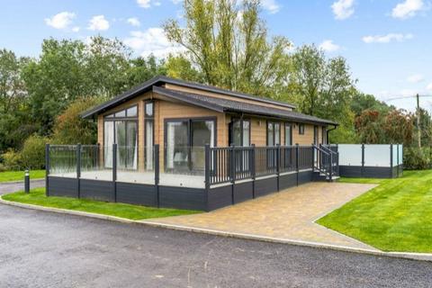 2 bedroom lodge for sale, Cambridge Country Club, , Toft Road CB23