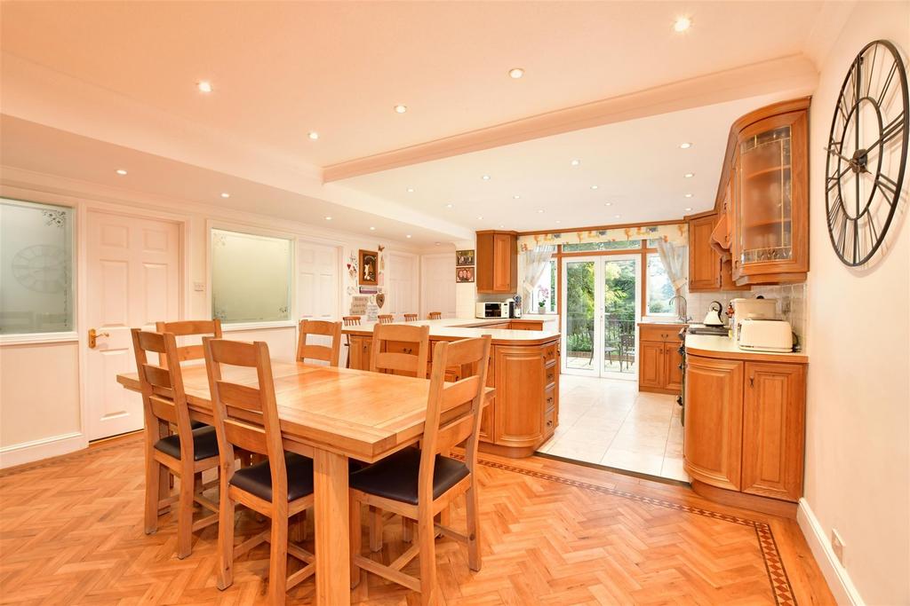 Kitchen/Breakfast Room