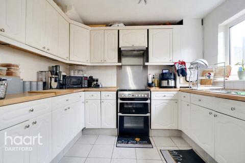 22 Coller Crescent, Dartford, DA2 7JL