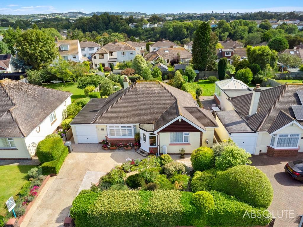 Nut Bush Lane, Torquay, TQ2 2 bed detached bungalow £425,000