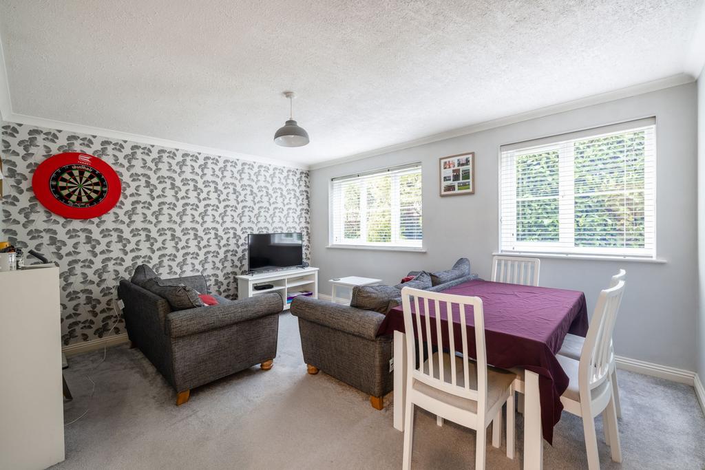 Hornchurch Hill, Catherine House Windsor Court Hornchurch Hill, CR3 1