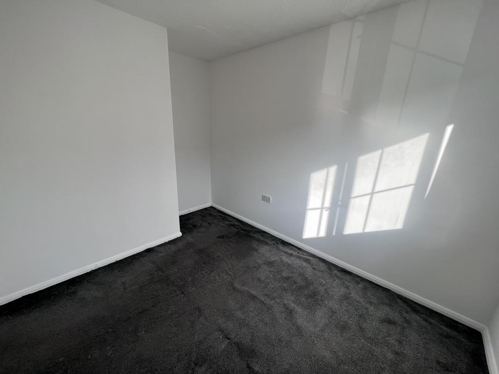 Front bedroom 1