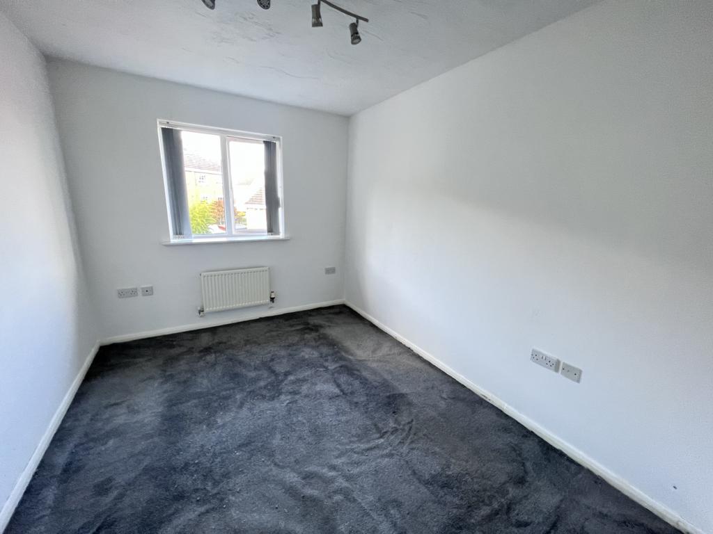 Rear bedroom 2