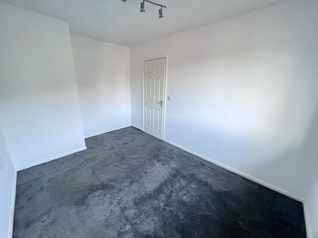 Rear bedroom 2
