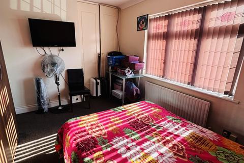 2 bedroom terraced house for sale - Middleton Road Hayes UB3
