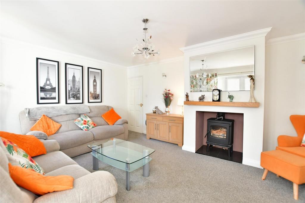 Bakers Farm Close, Wickford, Essex 3 bed detached bungalow for sale £