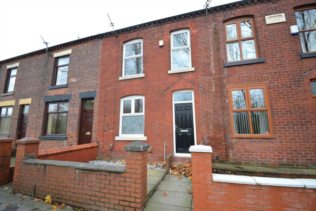 Grosvenor Street, Kearsley 3 bed terraced house to rent £950 pcm (£