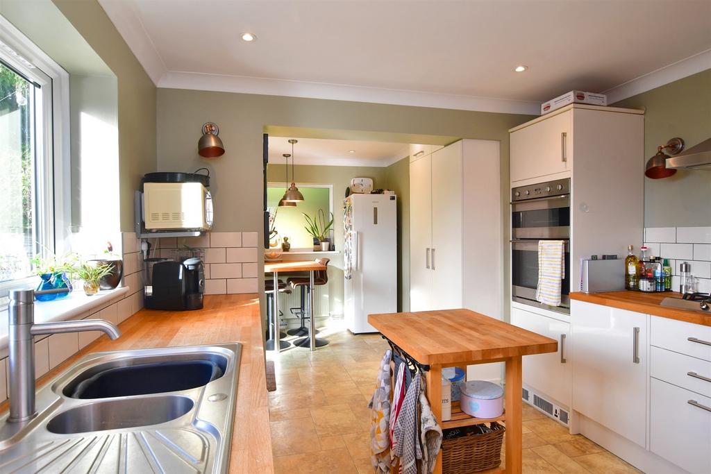 Kitchen/ Breakfast Room