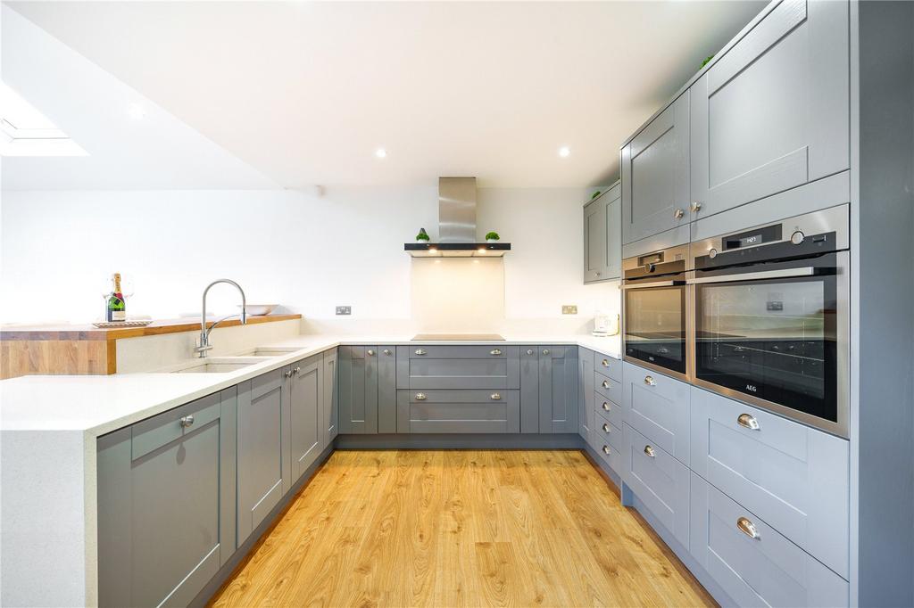 Nateby Rise, Carlton, Wakefield, West Yorkshire 4 bed detached house