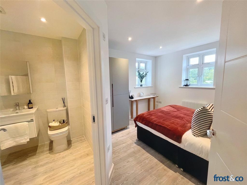 Bedroom / En Suite
