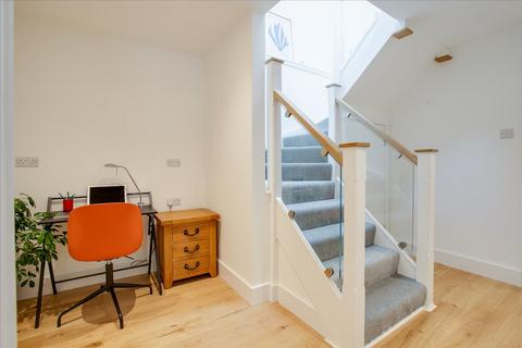 3 bedroom house to rent - Locarno Road, Acton, W3