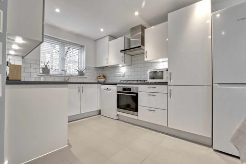 10 Cornice Road, Chineham, Basingstoke, RG24 8BP