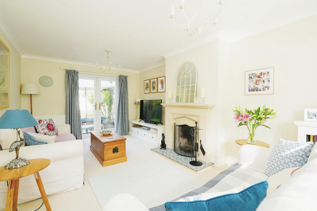 Bradwell Village, Burford 3 bed semidetached house for sale £425,000