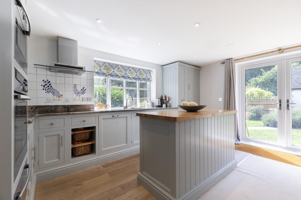 Bell Lane, Cassington, Oxfordshire.... 3 bed detached house £815,000