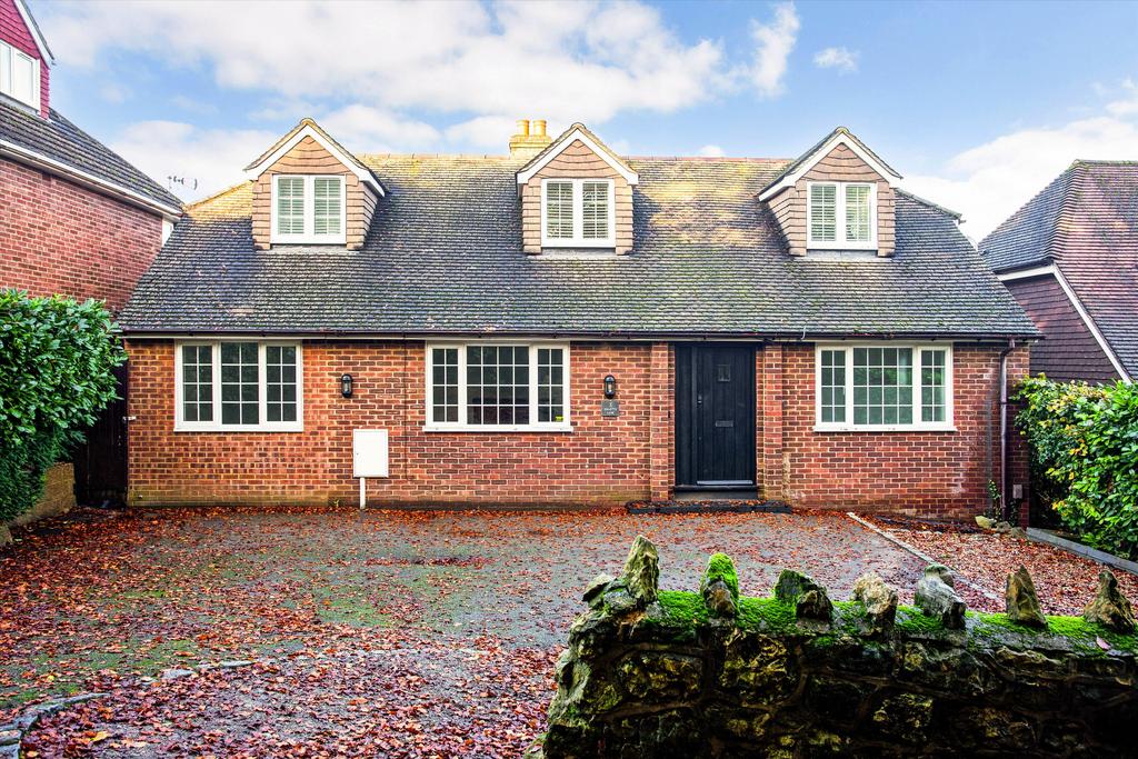 Gilletts Lane, East Malling, West Malling, Kent, ME19 4 bed bungalow