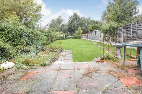 23 Avelon Road, Romford, RM5 3XX