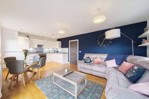 2 bedroom apartment for sale - Kennett Lane, Chertsey, KT16