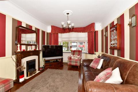 24 The Vale, Woodford Green, IG8 9BX