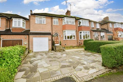 24 The Vale, Woodford Green, IG8 9BX