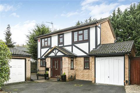 8 Borrowdale Close, Egham, TW20 8JE