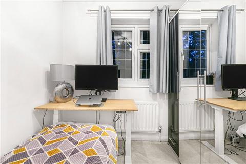 8 Borrowdale Close, Egham, TW20 8JE