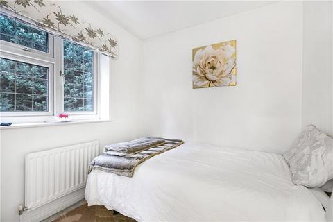 8 Borrowdale Close, Egham, TW20 8JE