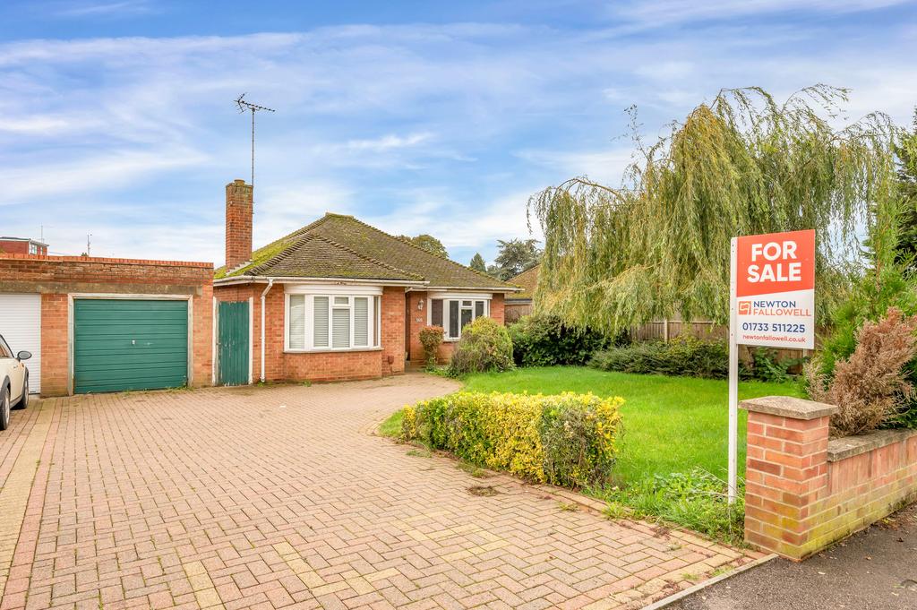 Fulbridge Road, Peterborough, PE4 2 bed detached bungalow for sale £