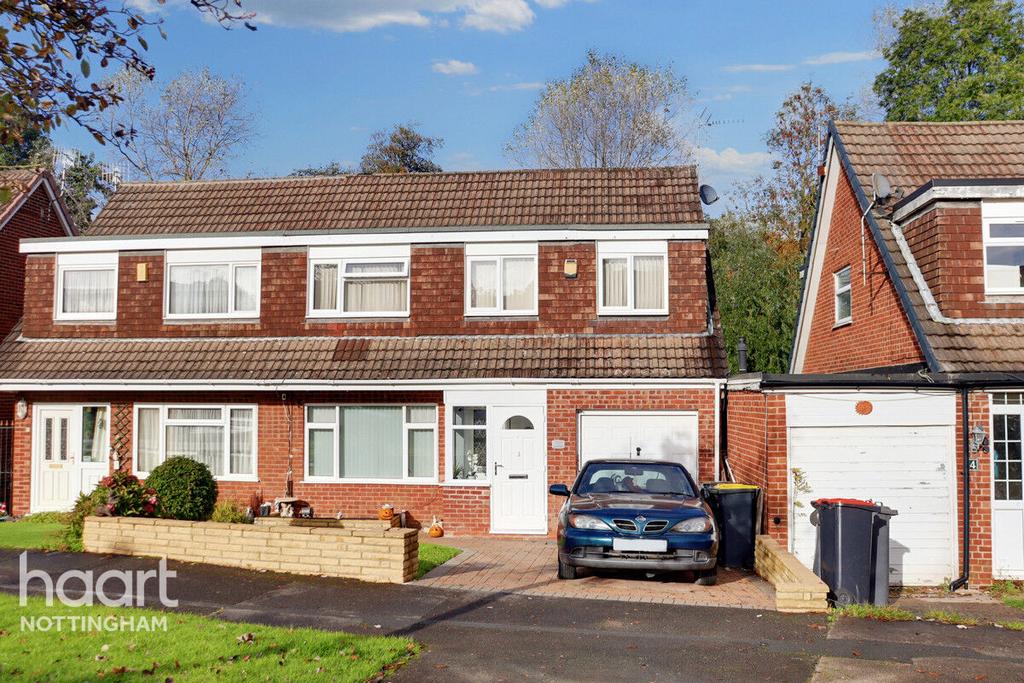 Chesham Drive, Bramcote 5 bed semidetached house £440,000