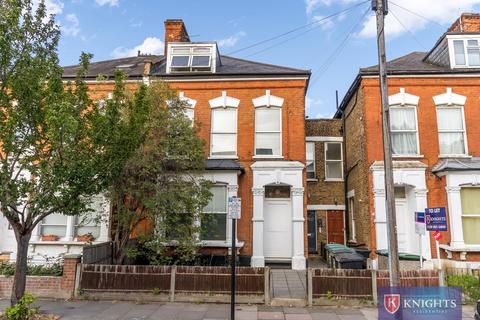 2 bedroom flat to rent, Pembury Road, Tottenham, London, N17