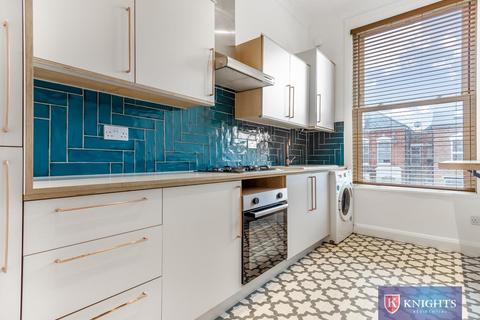 2 bedroom flat to rent, Pembury Road, Tottenham, London, N17