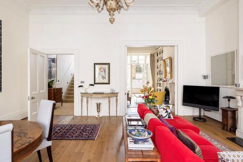 3 bedroom flat for sale, Onslow Gardens, London