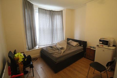 2 bedroom flat for sale, Cartford SE6