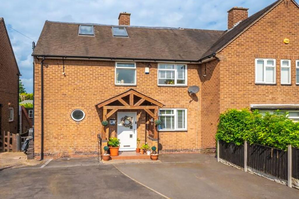 Hobs Moat Road, Solihull, B92 5 bed semidetached house for sale £399,950
