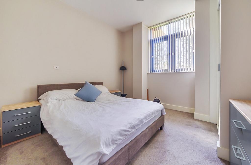 Greenleigh Court, Dawsons Square, Pudsey, West Yorkshire, LS28 1 bed flat £745 pcm (£172 pw)