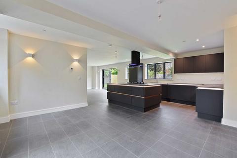 6 bedroom detached house to rent, Sabir Court, Crescent Road, Temple Cowley *Student Property 2024*