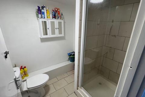 4 Lower Meadow, Harlow, CM18 7RD