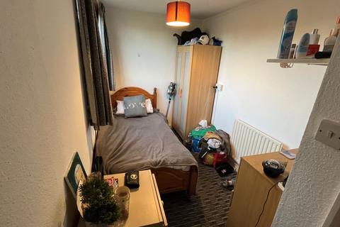 4 Lower Meadow, Harlow, CM18 7RD
