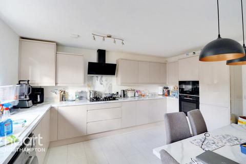 9 Cutler Close, Northampton, NN2 7EY